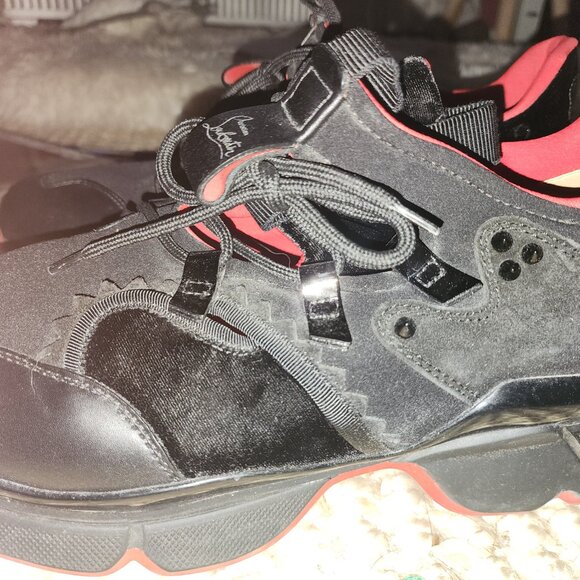 Louis Vuitton - Picture 7 of 7